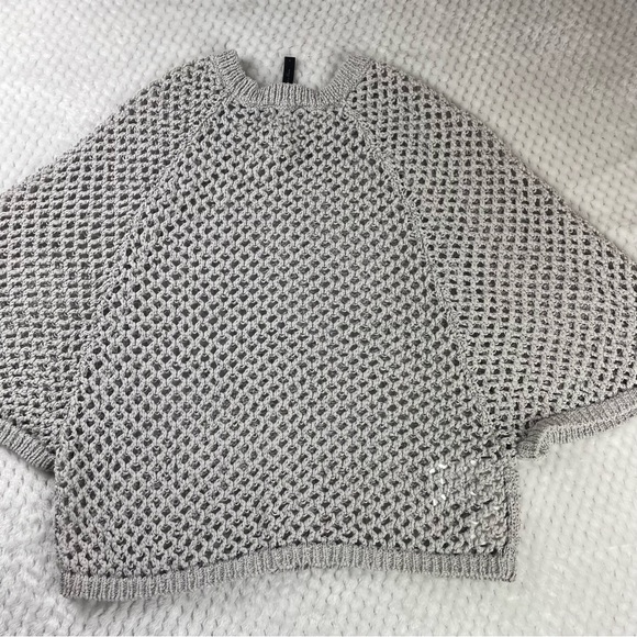 š5/$25 BCBG Maxazria Net Open Crocheted Pearl Gray Cropped Top Sweater Size S - Picture 7 of 14